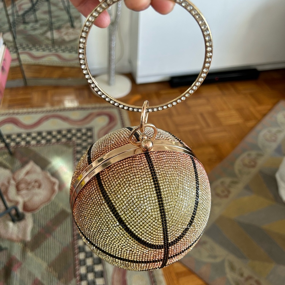 Swarovski BASKETBALL BABY!! 
Finals are  on!!!!